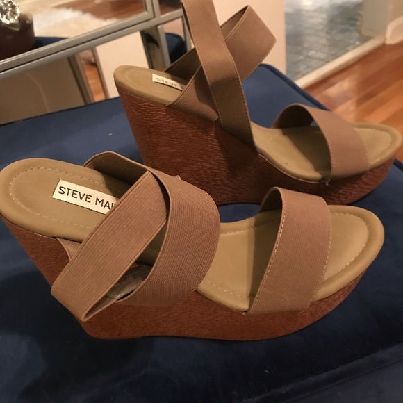 Like NEW Steve Madden wedges - Picture 3 of 6